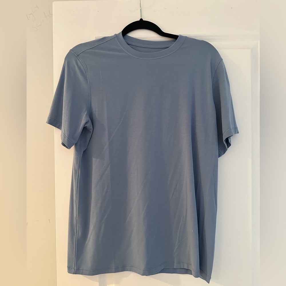 Lululemon jersey training short sleeve shirt in blue willow.